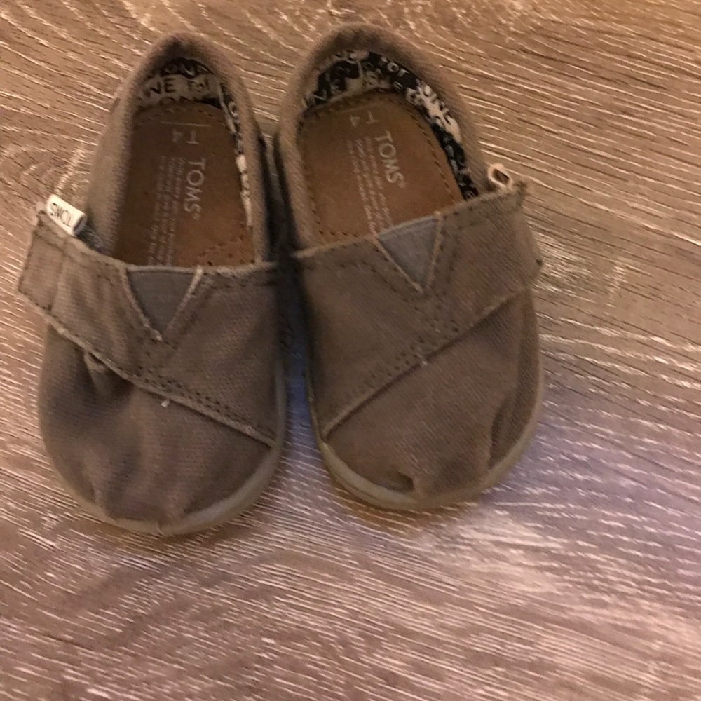 Infant boy’s TOMS sneakers